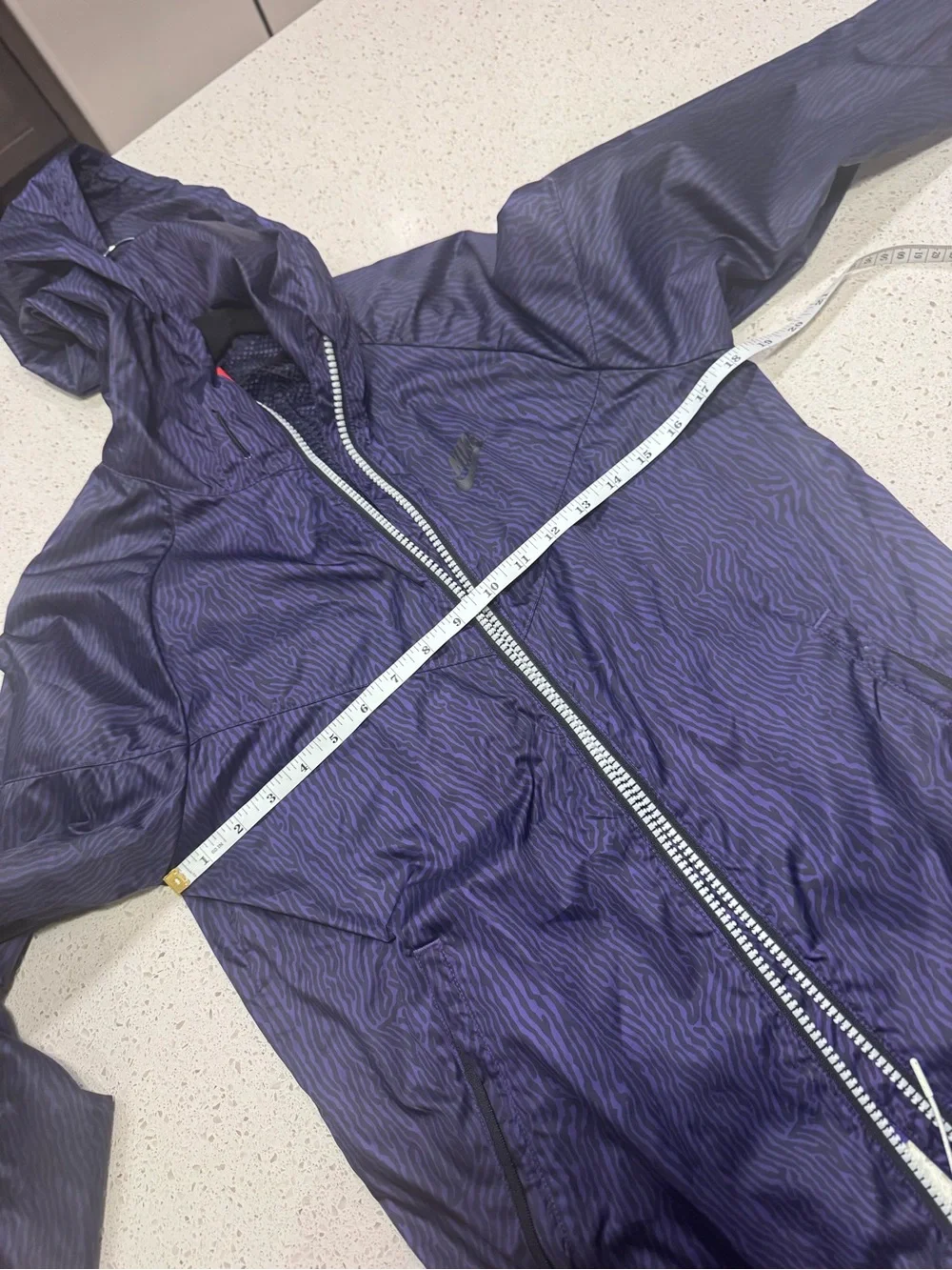Nike Adult Small Purple Lightweight Hooded Windbreaker Jacket – Small